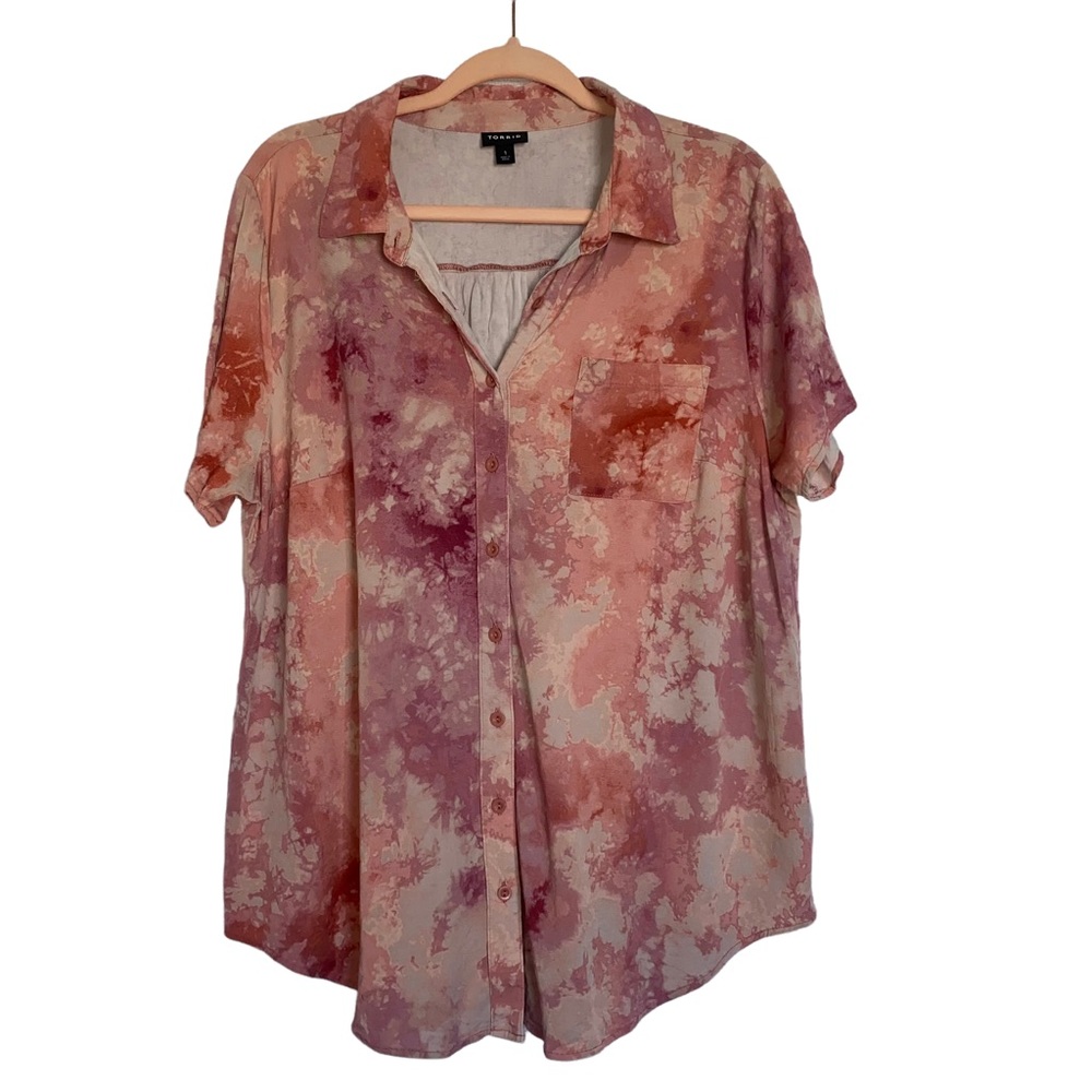 Torrid Pink Tie Dye Buttonfront Blouse Top| Torrid Short sleeve Button front Top
